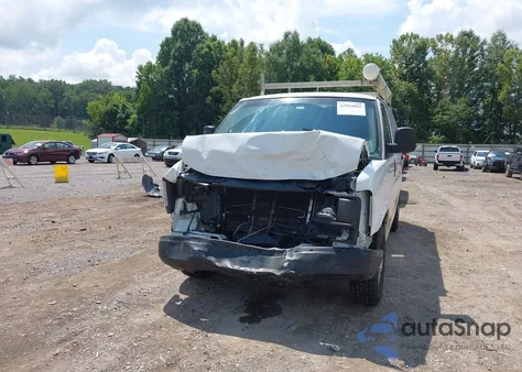 2014 Chevrolet Express 2500 Work Van z USA, uszkodzony, nr VIN 1GCWGFCAXE1148090